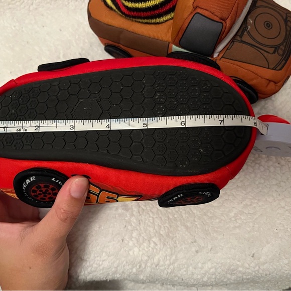 Disney Cars Plush Toy slippers - McQueen and Matter - Picture 4 of 5
